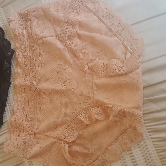 3 lace full coverage panties - Picture 2 of 8